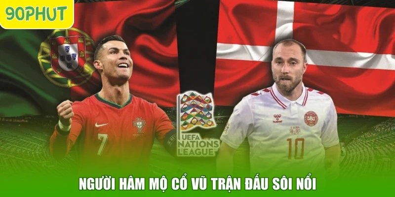 Người hâm mộ cổ vũ trận đấu sôi nổi